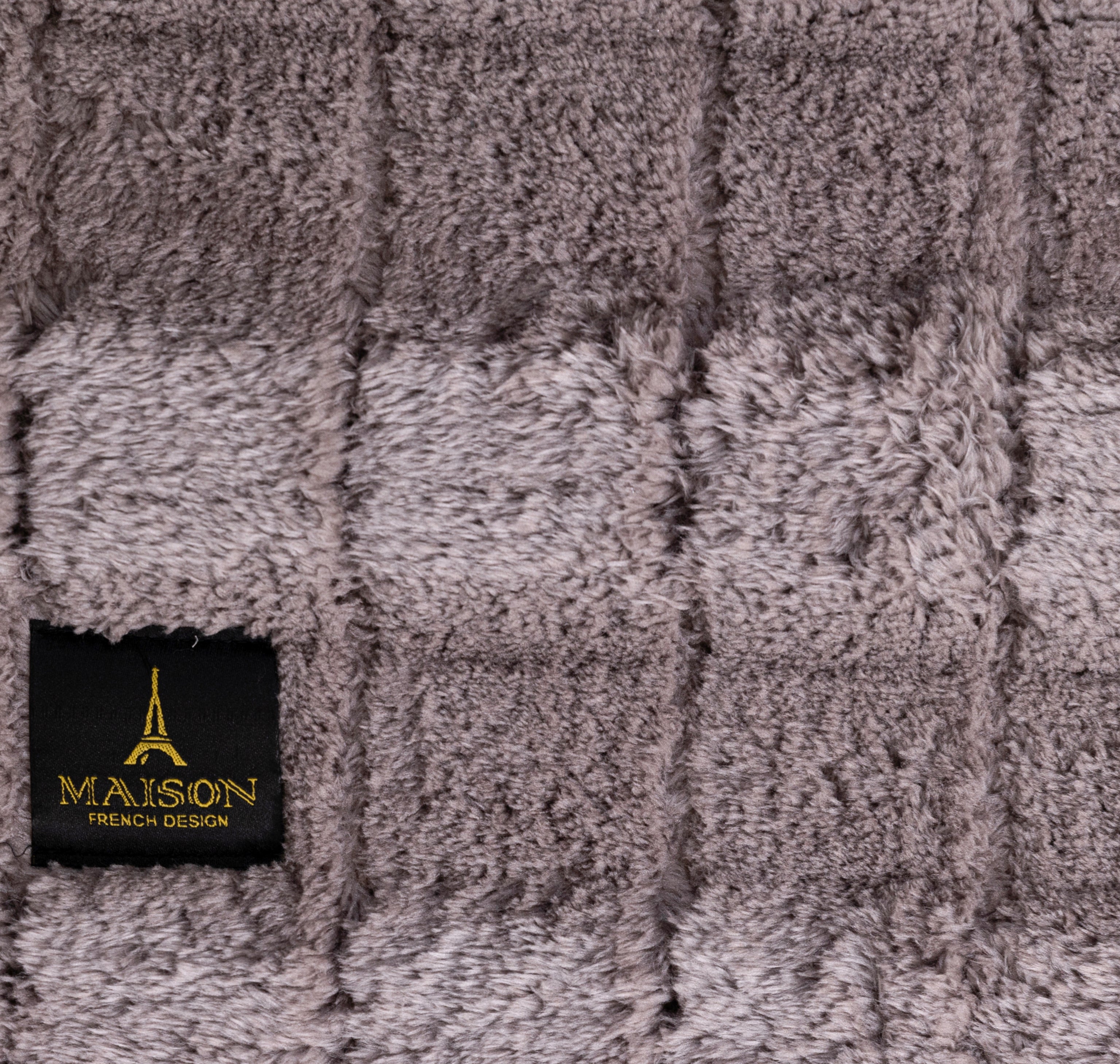 square velvet Grey carpet