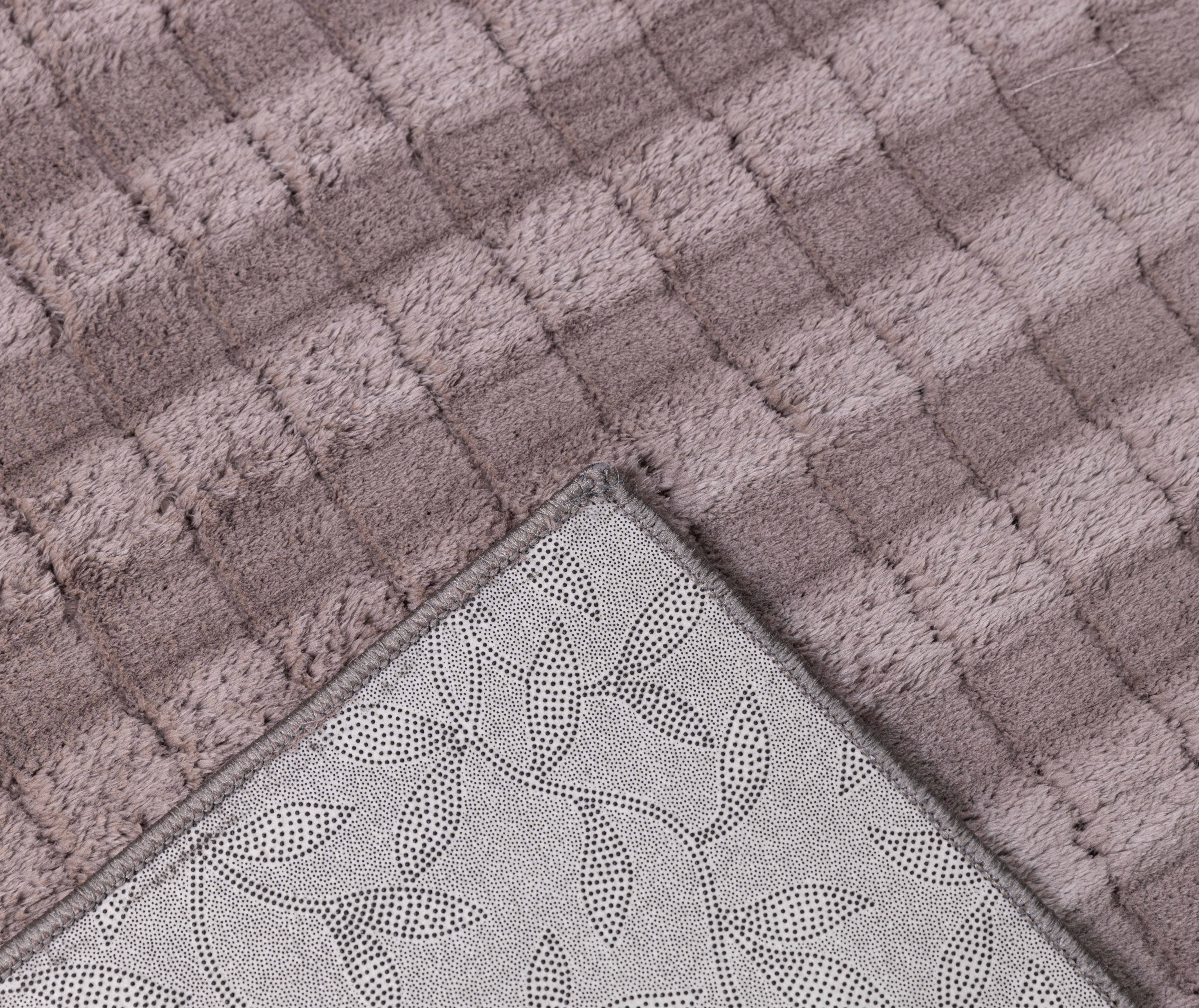 square velvet Grey carpet