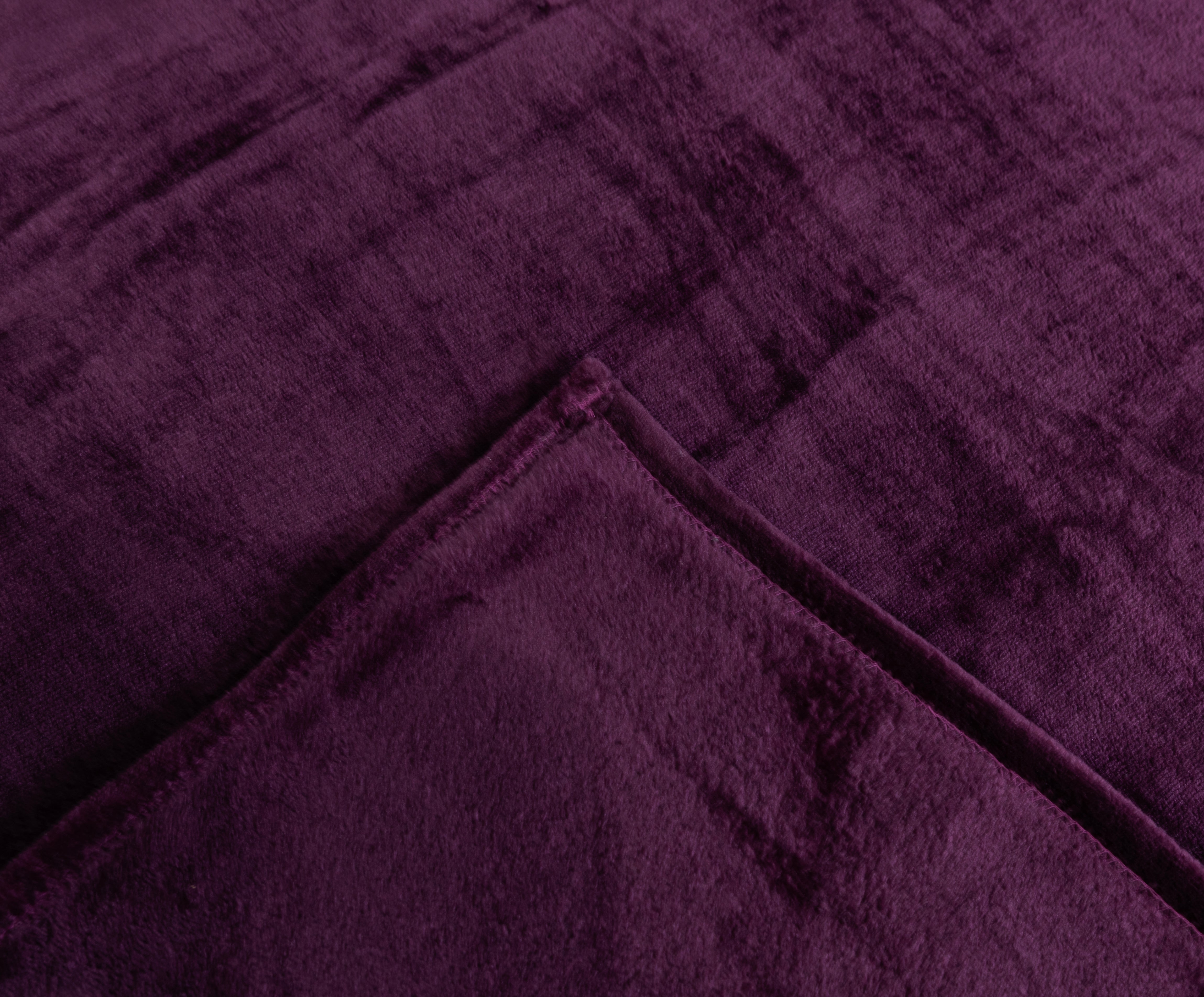 Flannel Fleece Throw Blanket (Red Violet)