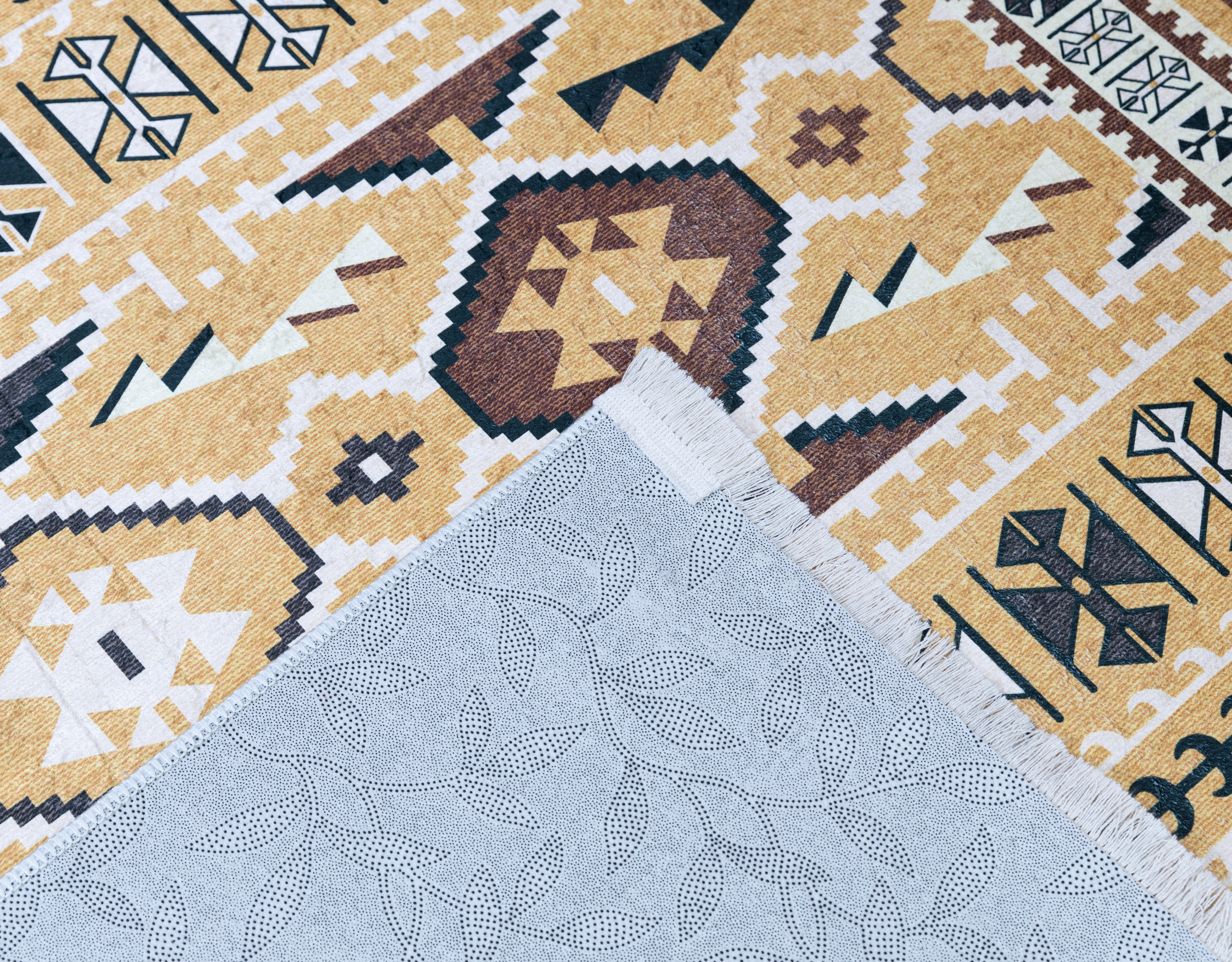Classic Spirit (Yellow) Carpet - 150cm x 200cm