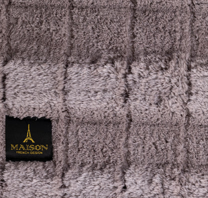 square velvet Grey carpet