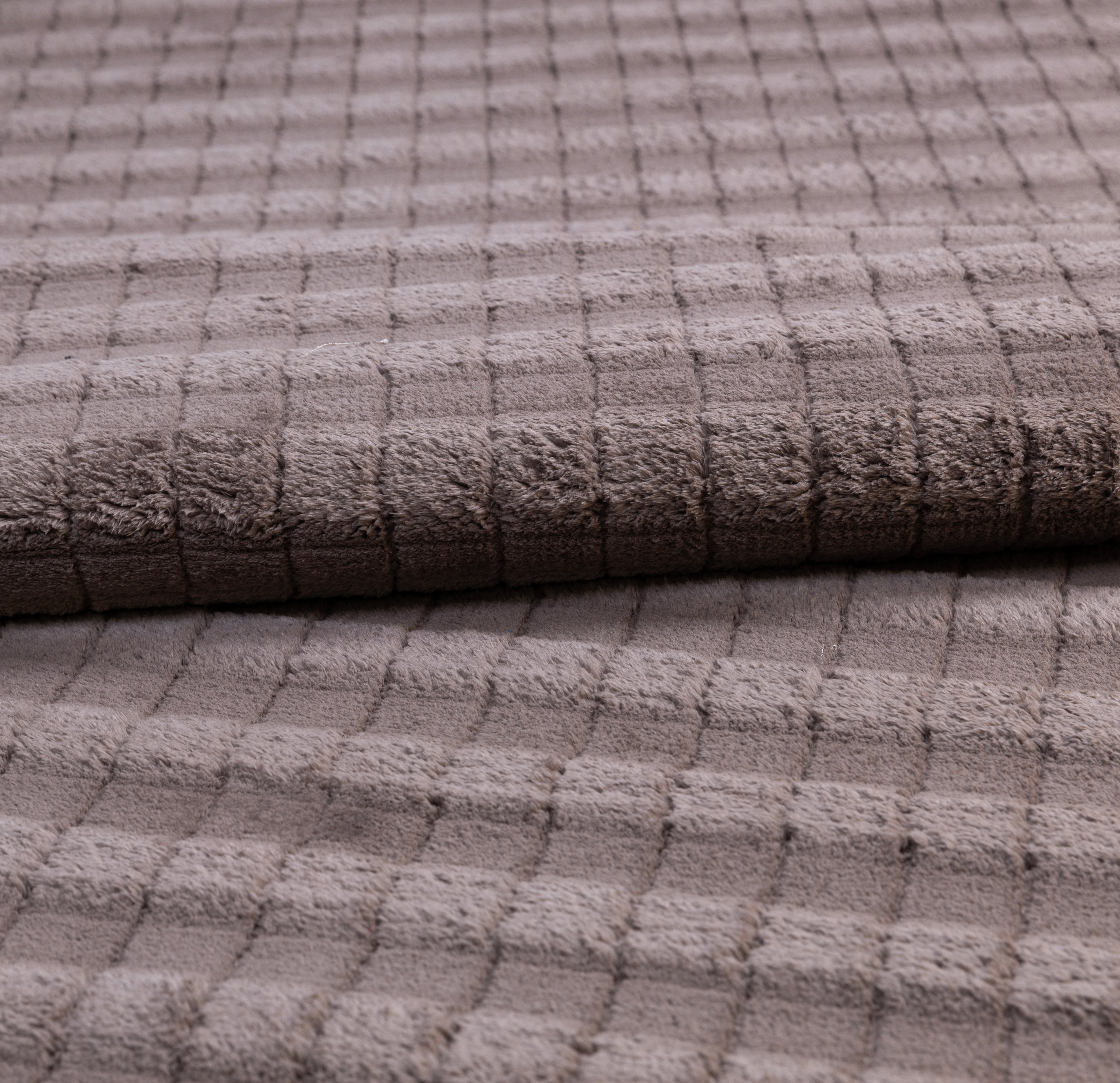 square velvet Grey carpet