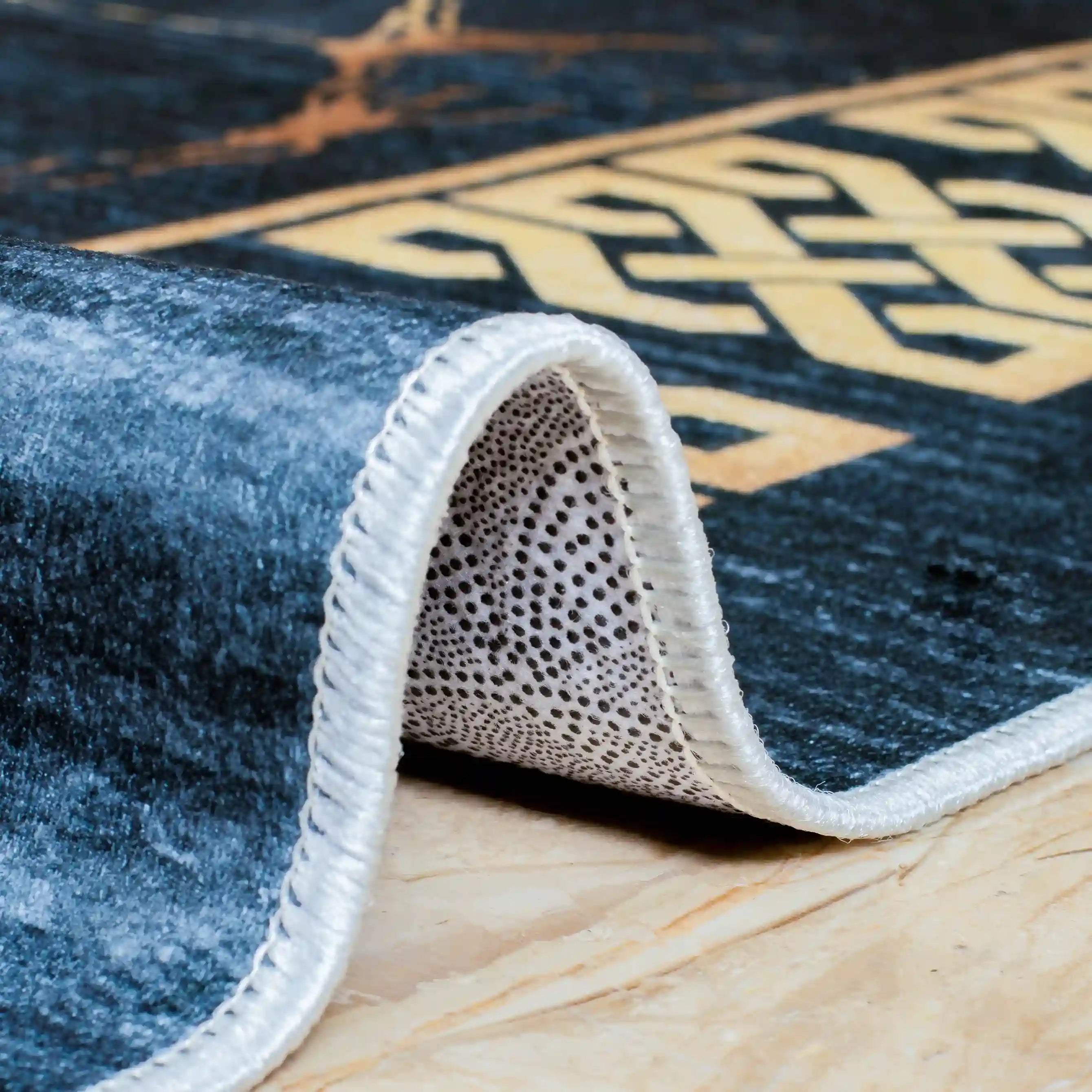 Onyx Vein Carpet - 200cm x 280cm
