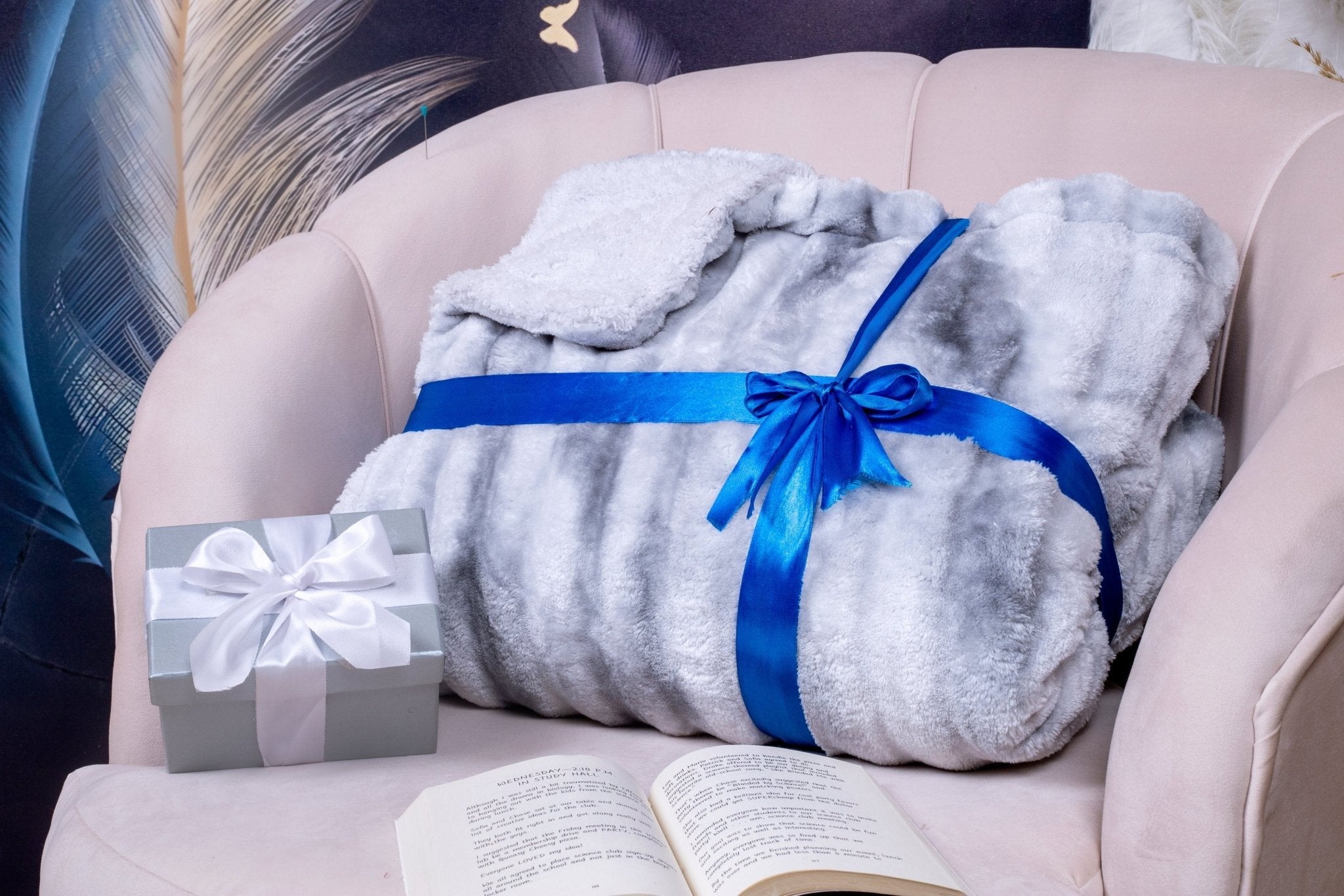 Fluffy Sherpa Hug Light Blanket (Grey)
