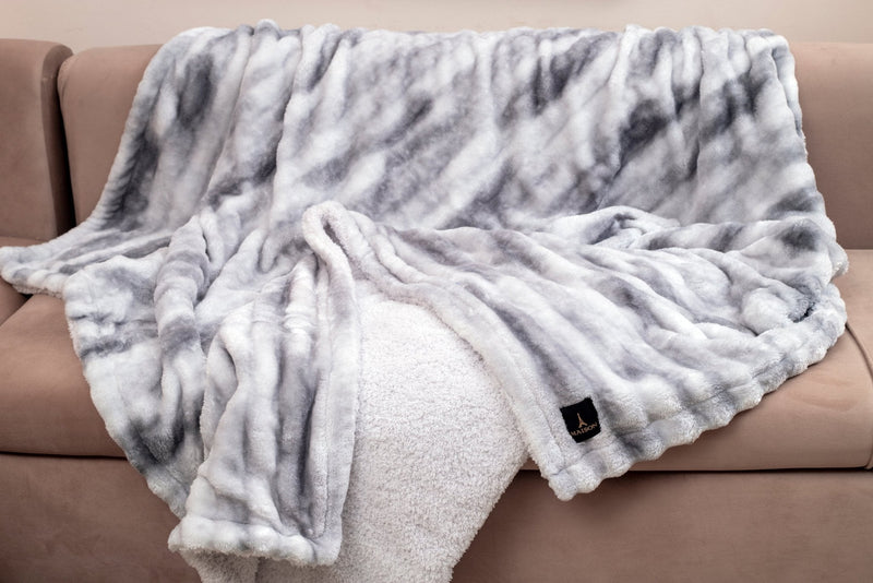 fluffy sherpa hug light